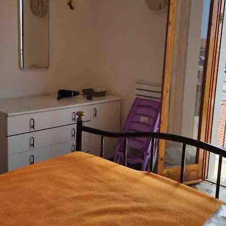 Daire Spacious 2 Bedroom 700 M From The Sea *