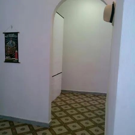Spacious 2 Bedroom 700 M From The Sea