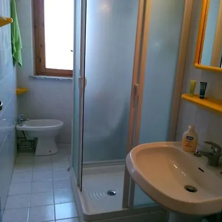 Spacious 2 Bedroom 700 M From The Sea
