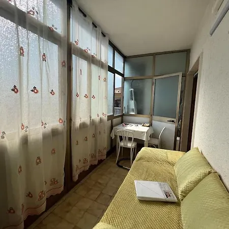 Spacious 2 Bedroom 700 M From The Sea Daire Scalea
