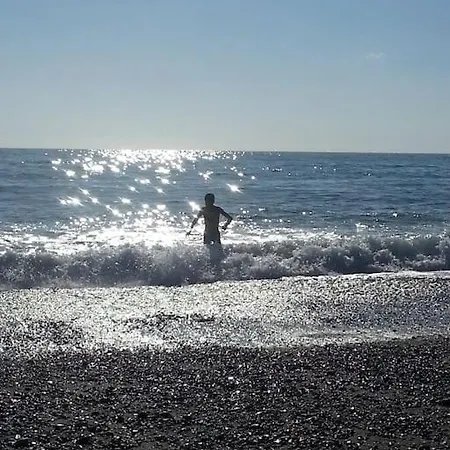 Appartamento Spacious 2 Bedroom 700 M From The Sea