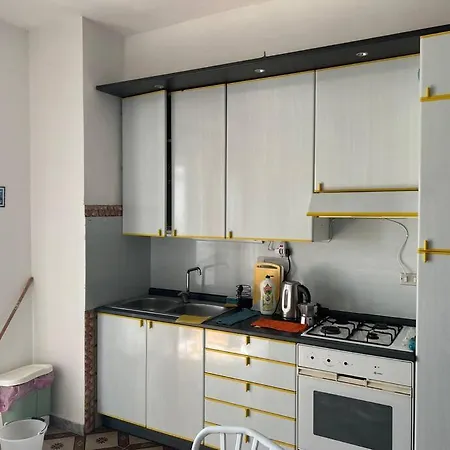 Spacious 2 Bedroom 700 M From The Sea Daire